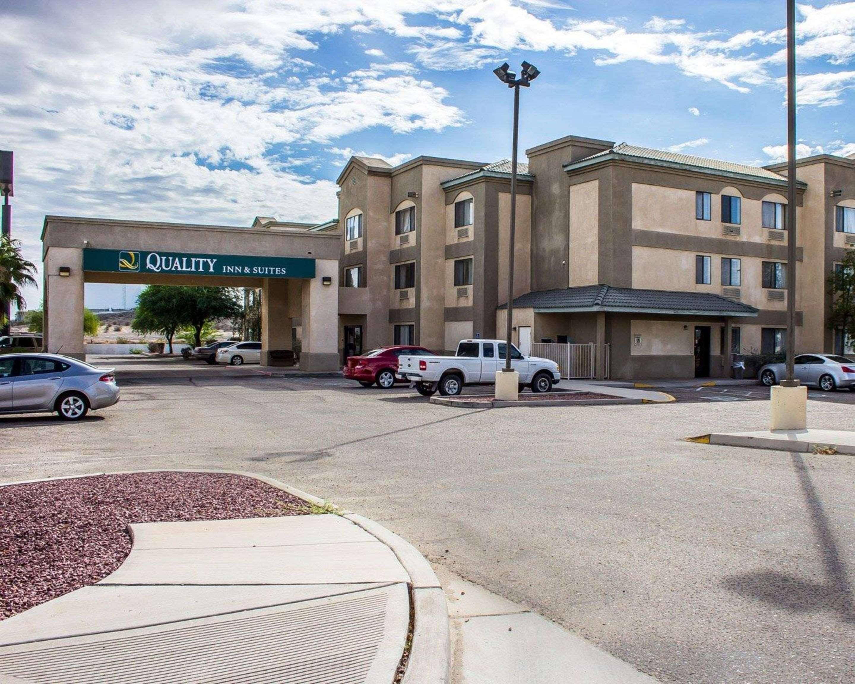 Quality Inn & Suites Юма Екстериор снимка