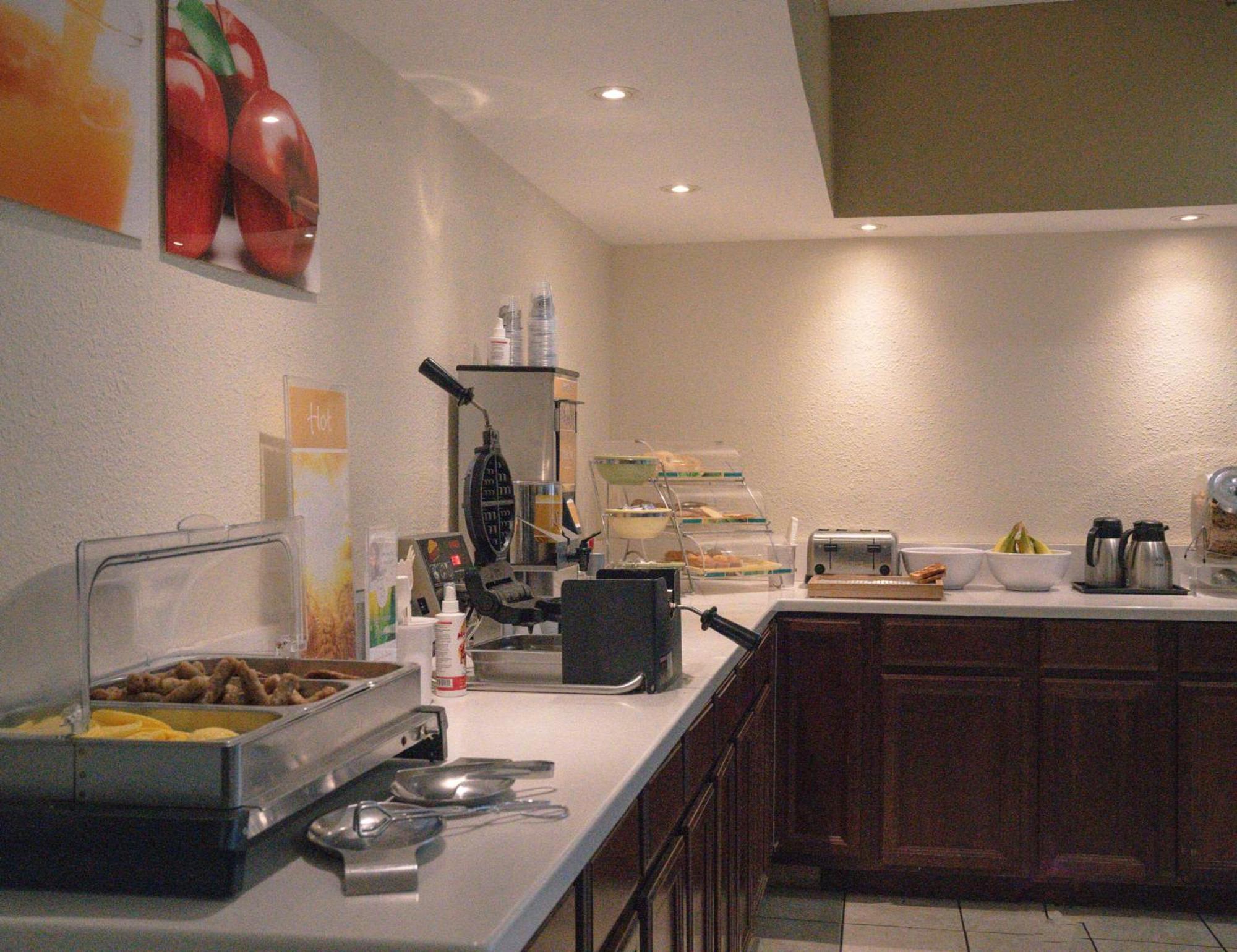 Quality Inn & Suites Юма Екстериор снимка