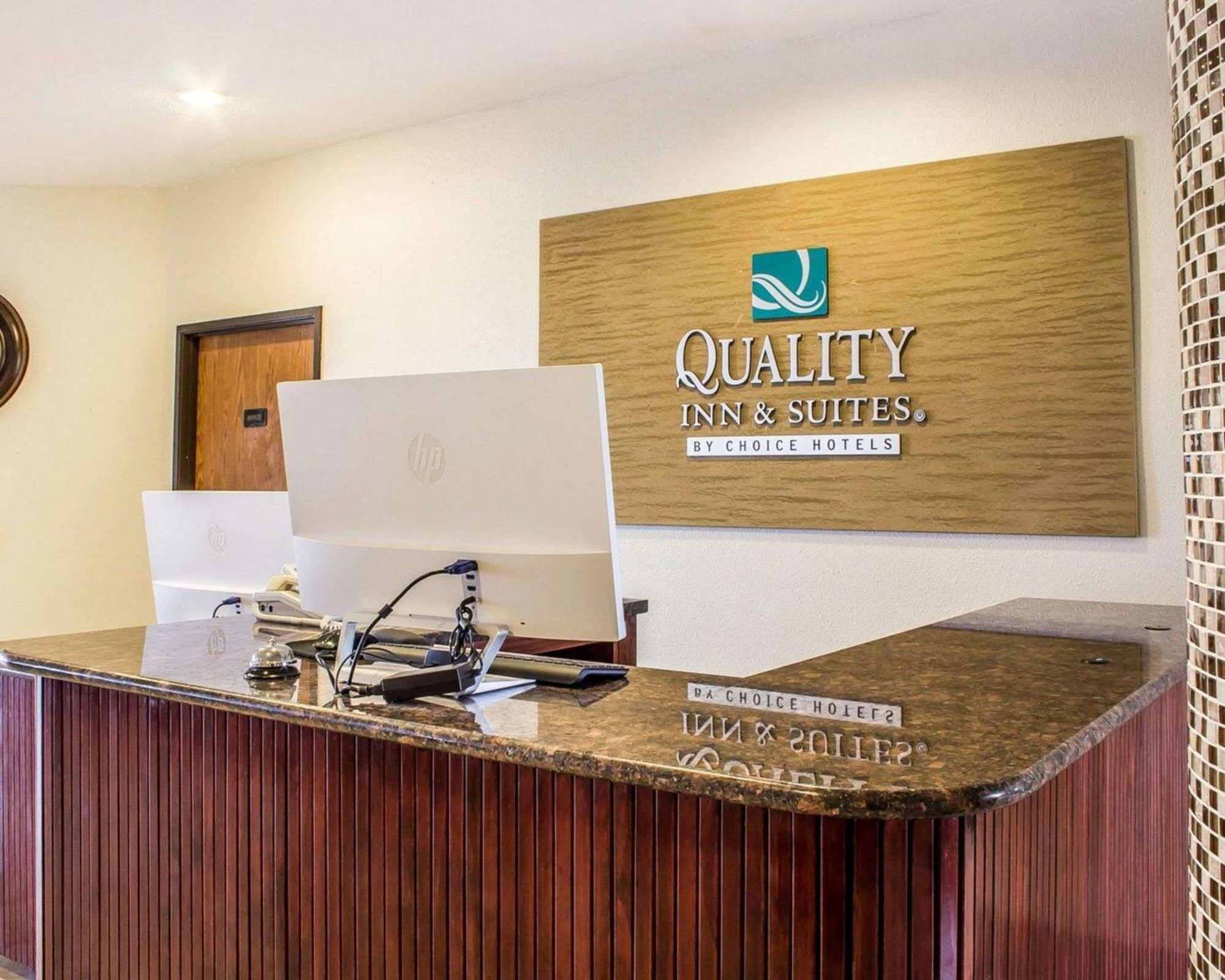 Quality Inn & Suites Юма Екстериор снимка