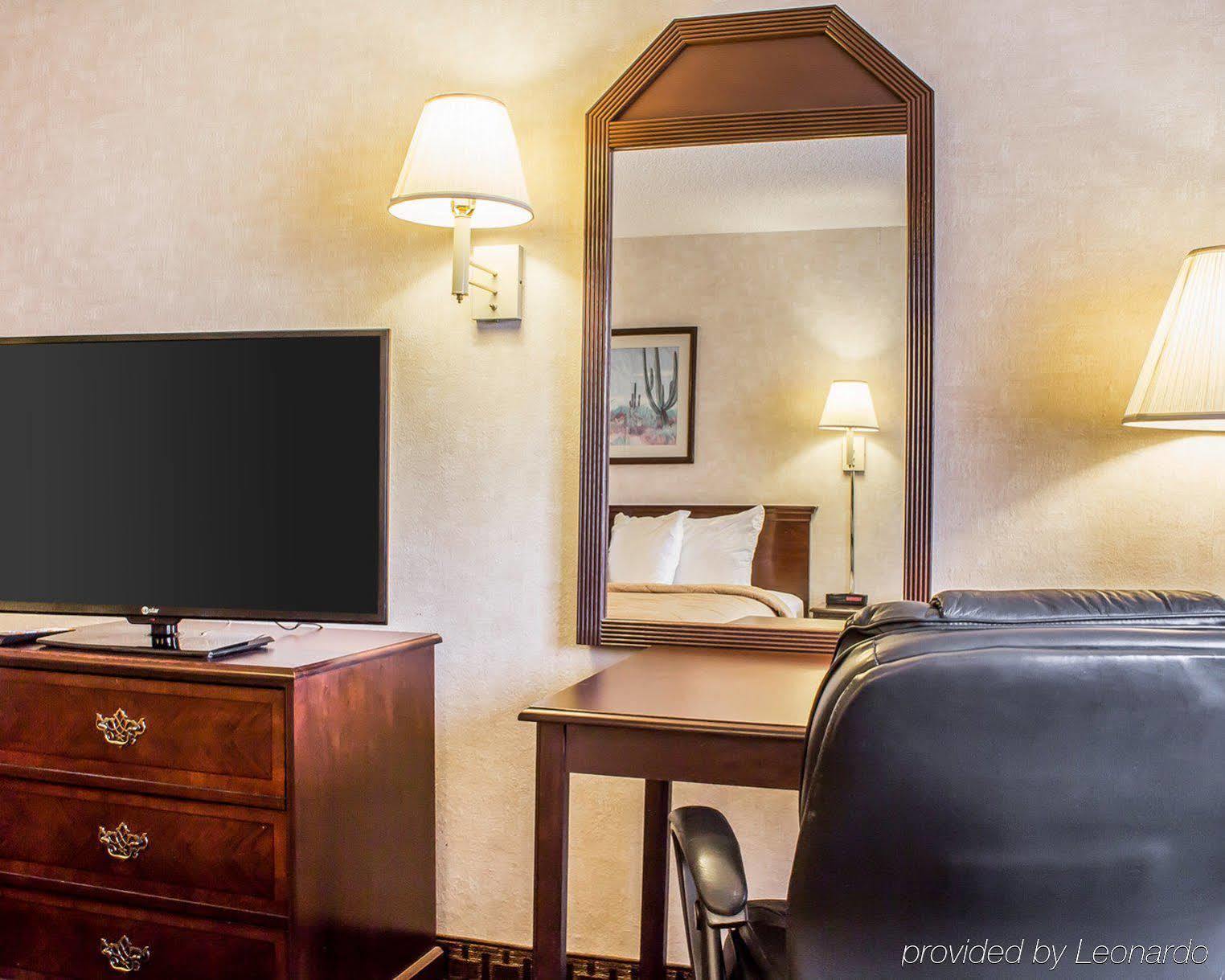 Quality Inn & Suites Юма Екстериор снимка